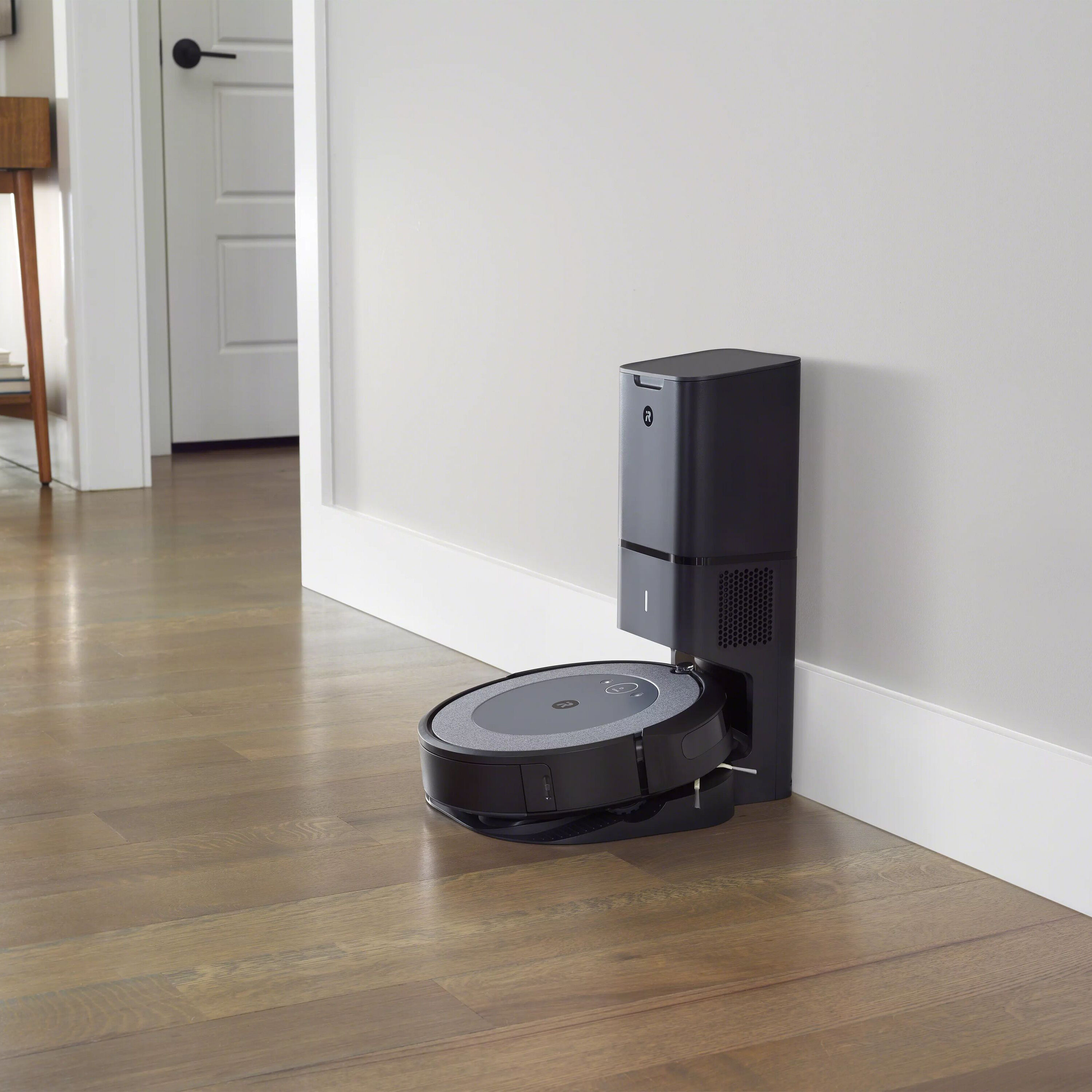 Wifi Connected Roomba® i3+ Self-Emptying Robot Vacuum