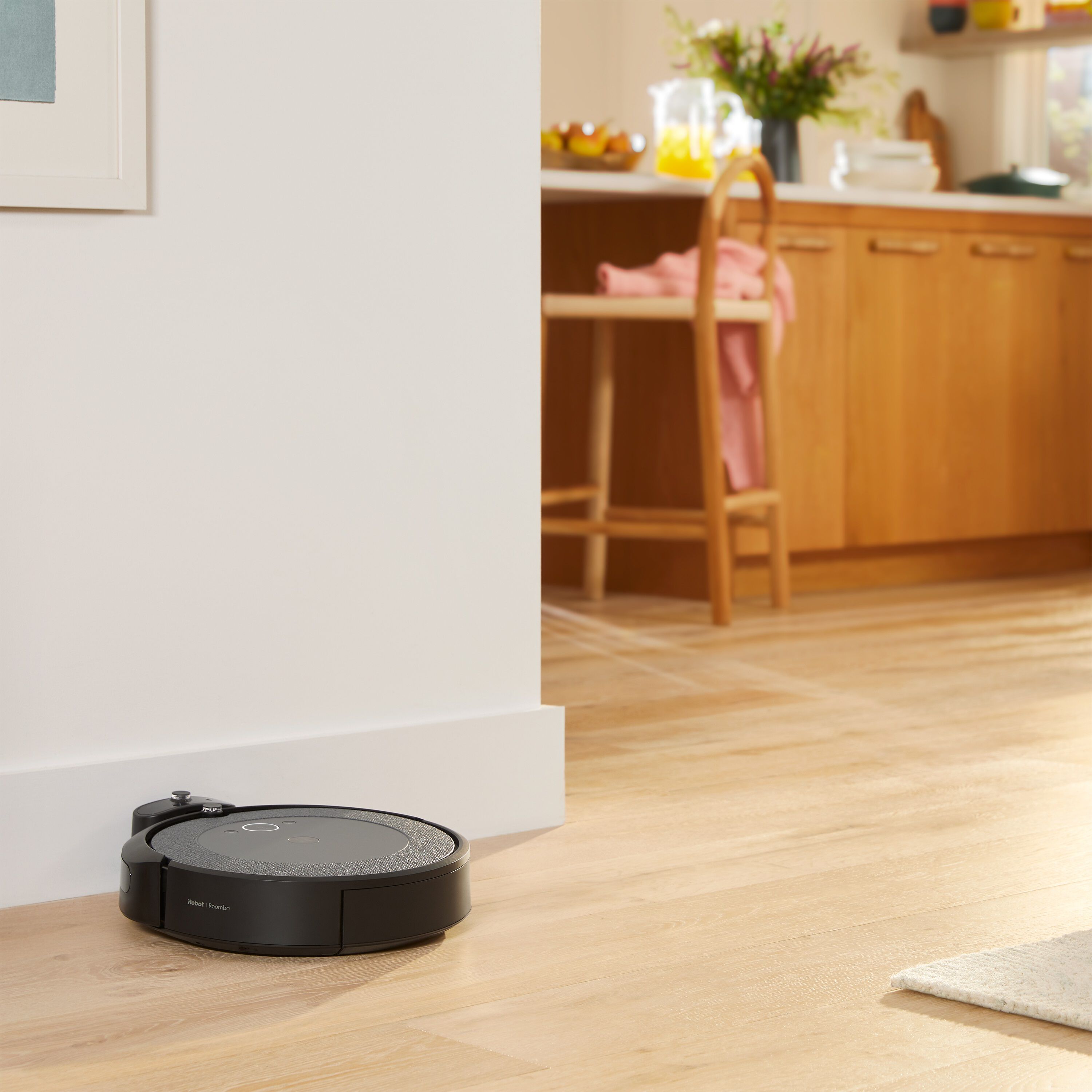 Roomba® i5 Robot Vacuum Cleaner | iRobot®