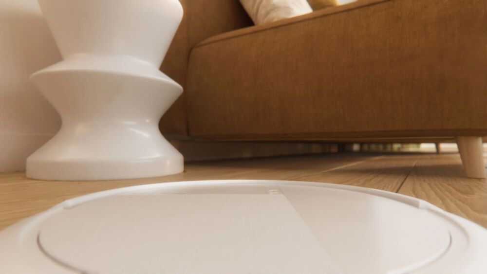 Slimmer 25% smaller design⁵ gets where dirt hides