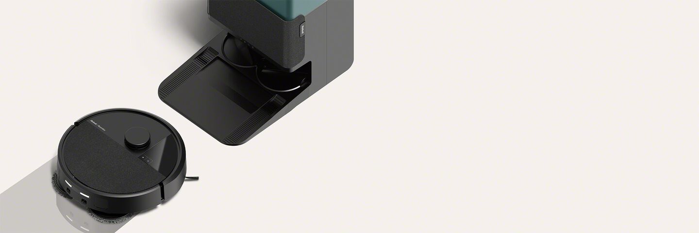 Roomba&reg; Plus 505 Combo Robot + AutoWash&trade; dock